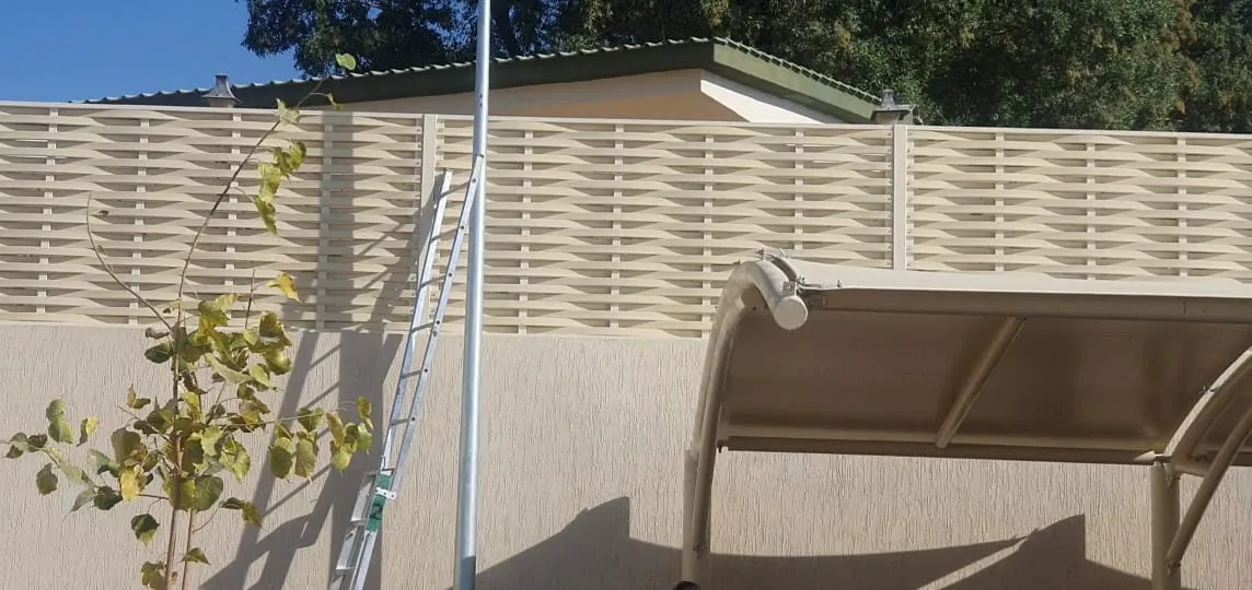 مظلات وسواتر